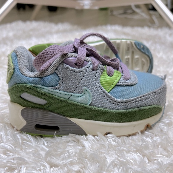 NIKE || Unisex Kids Air Max 90 SE Sun Club Athletic Shoe (6C) - Picture 2 of 8